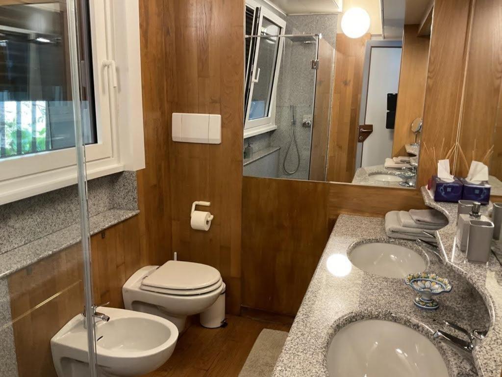 Lakeviewcabin - King Room With Balcony Como Ngoại thất bức ảnh